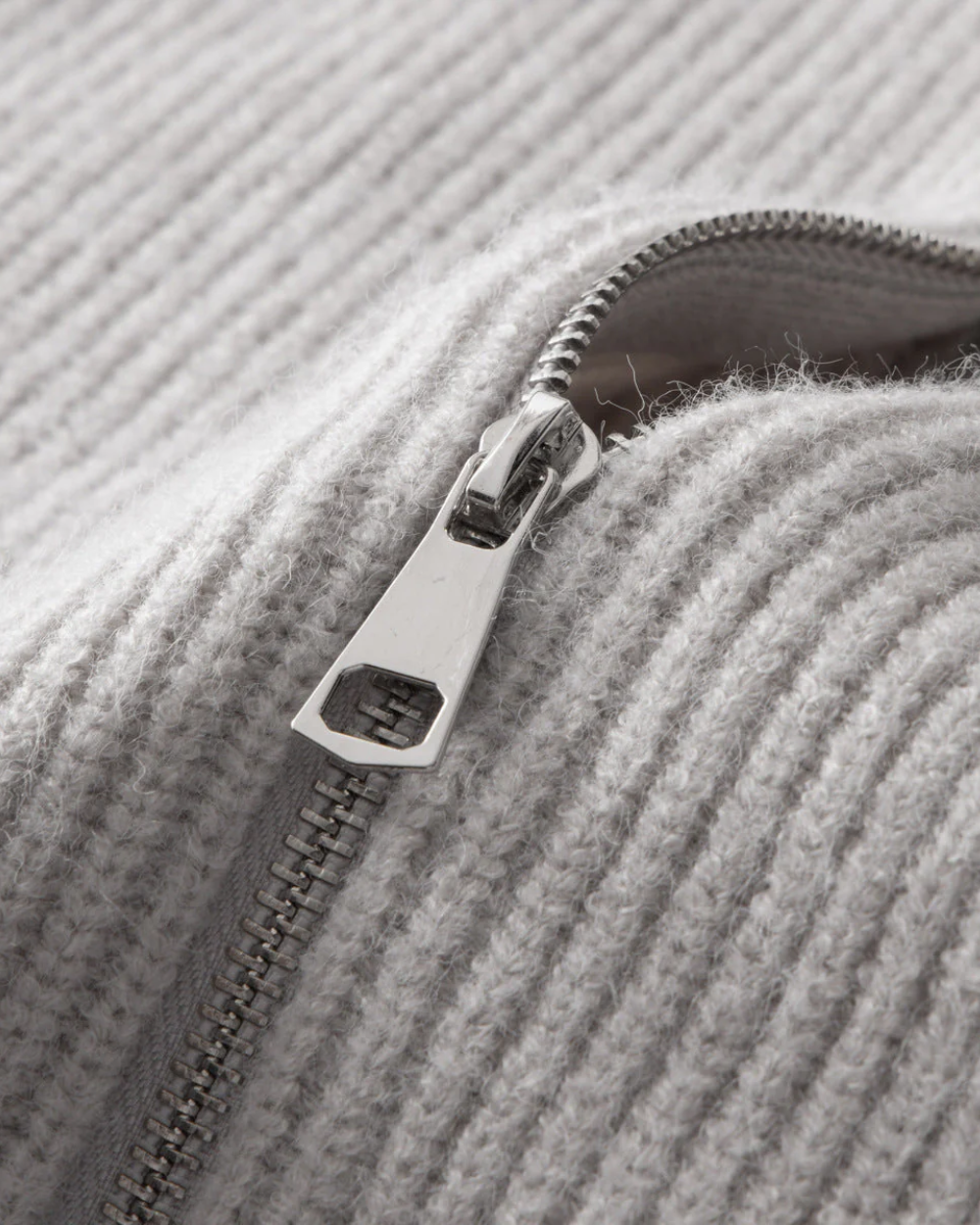 Cardigan con Zip in Merino Wool Quattro Stagioni